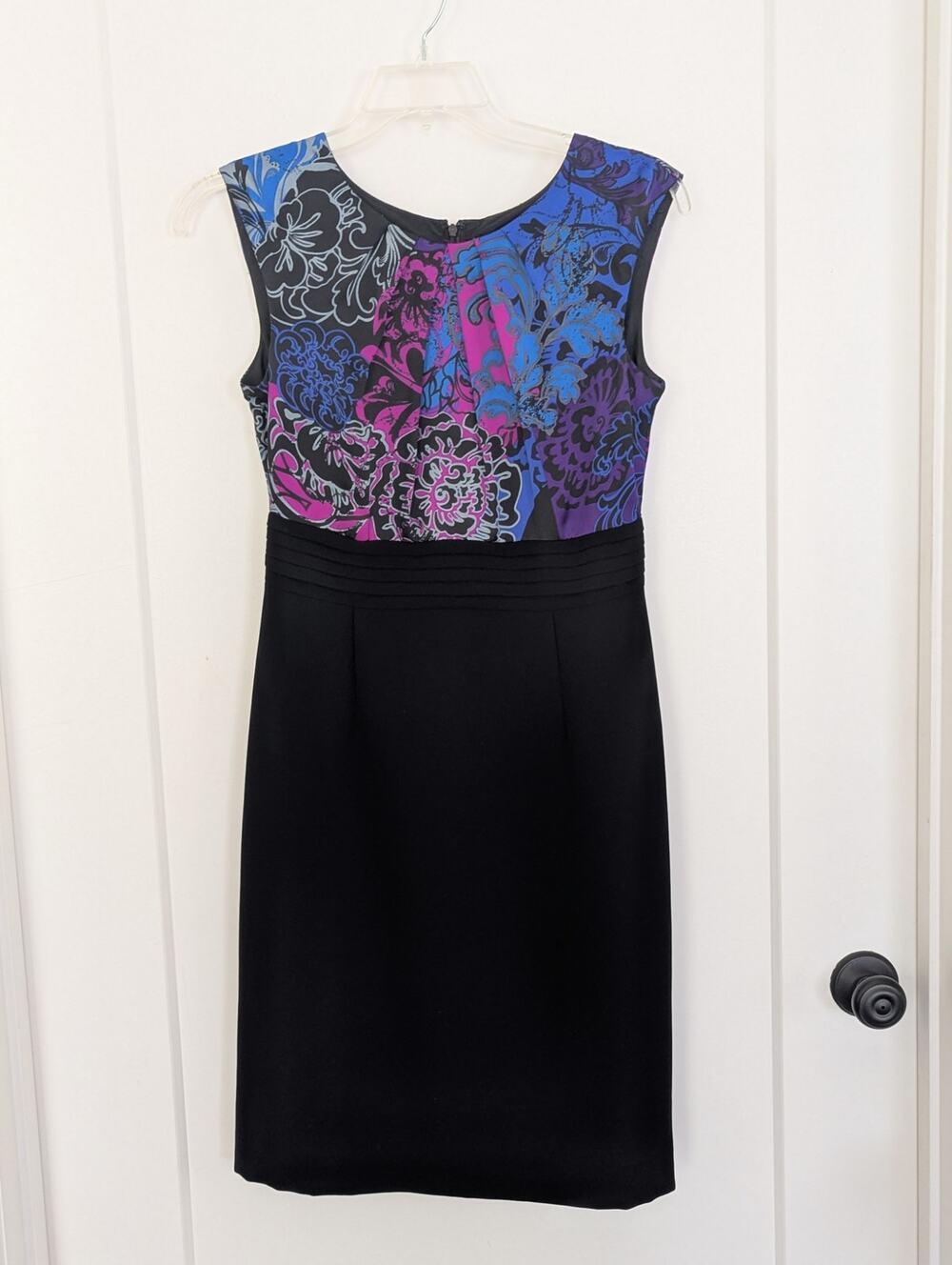 Tahari Arthur S Levine Dress Size 6 Black Floral Sleeveless Sheath Cocktail